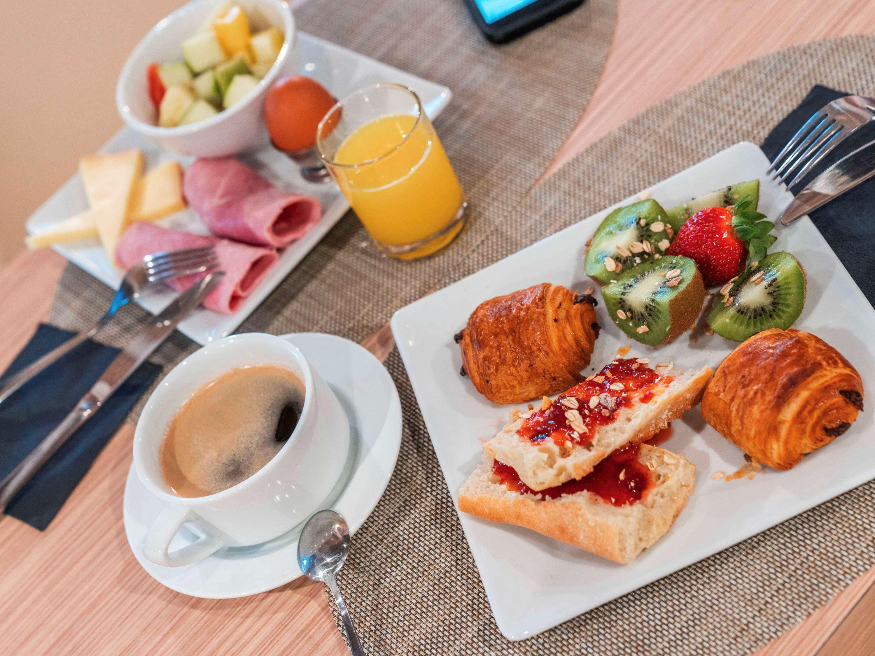 Ibis Styles Clamart Gare Grand Paris Extérieur photo